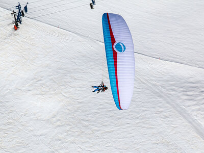 Coffret Vol en parapente en tandem de 25 min dans les Alpes suisses