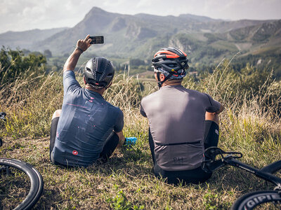 Cofanetto regalo Alla scoperta dei Colli Riminesi: 1 cena, 1 pausa benessere e noleggio di e-bike con guida