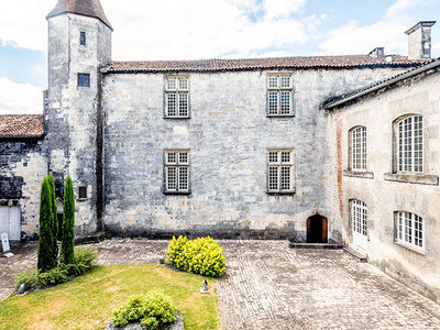 Visite exquise au Château Royal de Cognac avec dégustation de cognac et de caviar