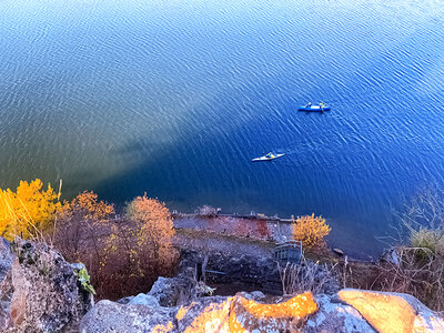 Cofanetto Alla scoperta del Lago della Gruyère: noleggio kayak biposto di 4 ore per 2 persone