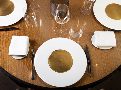 Adresses primées : menu 6 plats avec vin au restaurant Puits du Trésor près de Carcassonne