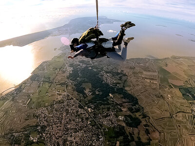 Saut en parachute avec vidéo ou photos sur le littoral Atlantique