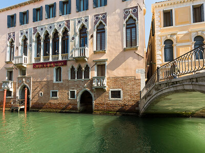 Cofanetto Tra le calli di Venezia: 1 magica notte con colazione in hotel 4*