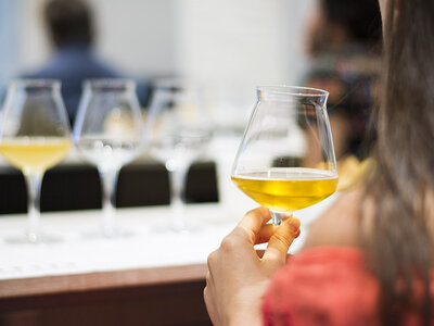 Cofanetto Nel mondo della birra con Eataly: tour e degustazione in un birrificio agricolo del  Consorzio Birra Italiana