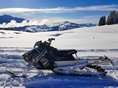 Randonnée guidée en motoneige de 50 min aux Saisies