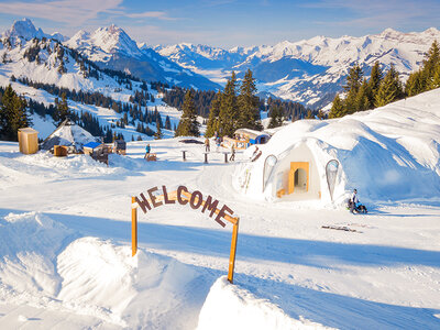 Cofanetto regalo Suggestiva fuga in villaggio igloo: 1 notte con relax per 2