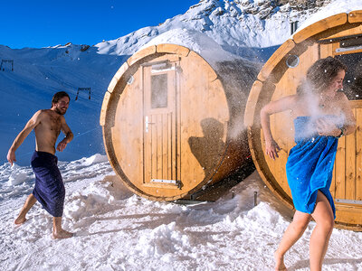 Cofanetto Suggestiva fuga in villaggio igloo: 1 notte con relax per 2