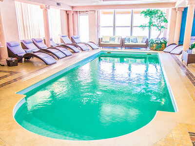 Tra relax e gusto: 1 notte in hotel 4* con accesso alla piscina e degustazione