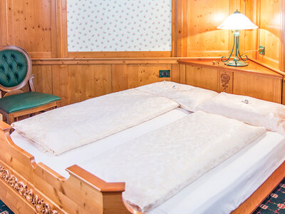 Cofanetto Tra relax e gusto: 1 notte in hotel 4* con accesso alla piscina e degustazione