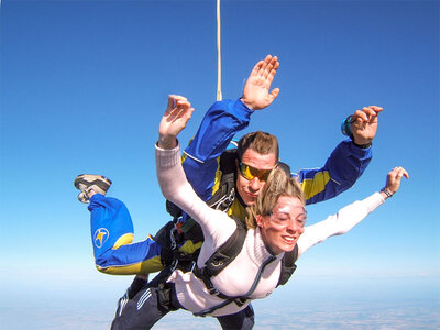 Coffret cadeau Saut en parachute à 4200 mètres d’altitude en semaine près d’Amiens