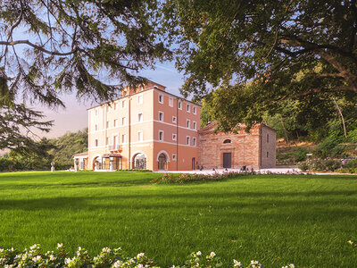 Cofanetto Pausa di lusso nelle Marche: 3 magnifiche notti con colazione al 5* Villa Lattanzi