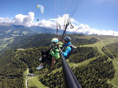 Volo in parapendio biposto con istruttore sulle Dolomiti per 1 persona