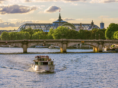 Coffret Croisière guidée en vedette d’1h sur la Seine pour 2 personnes