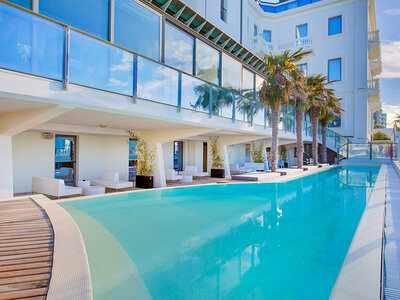 Cofanetto regalo Una pausa relax insieme: 2 notti con colazione, cena e accesso Spa al 4* Hotel Kursaal