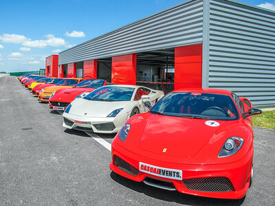 Coffret cadeau Jusqu'à 6 tours de pilotage sur le circuit de la Ferté Gaucher