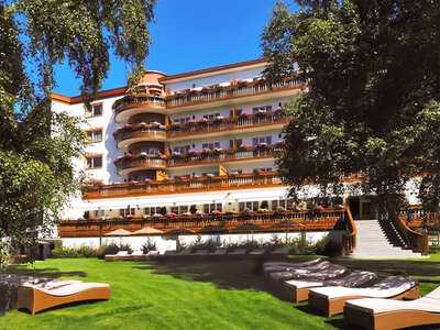 Box 1 Übernachtung in einem Golf Deluxe Zimmer und Zugang zum Spa im 5* Grand Hôtel du Golf & Palace