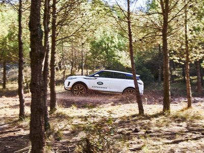 Initiation de conduite pendant 1h30 dans un Land Rover pour 1 personne