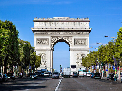 City-Tour durch Paris mit Bootsfahrt auf der Seine, Eiffelturm und Louvre für 2