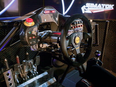 Cofanetto 30 minuti di corsa automobilistica con simulatore per 4 persone vicino a Losanna