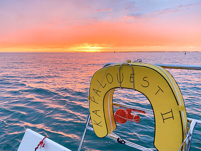 Coffret Promenade en catamaran de 2h en soirée à La Rochelle