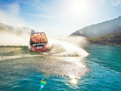 Coffret cadeau Plaisir aquatique à Interlaken : tour en jet boat avec briefing pour 1 enfant