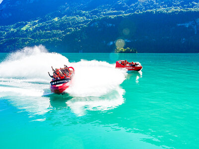 Coffret cadeau Activité de plein air à Interlaken : balade en jet boat en famille avec briefing