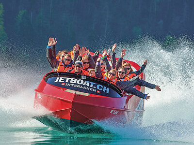 Divertimento outdoor a Interlaken: giro in Jet Boat per famiglie con briefing