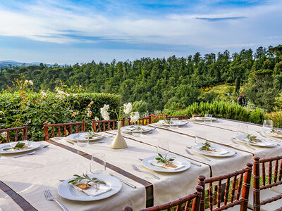 Cofanetto regalo Sinfonie toscane: lezione di cucina, cena con aperitivo e concerto in giardino