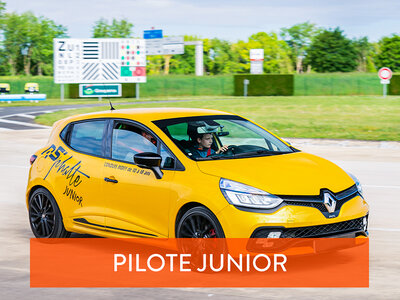 Coffret cadeau Stage d’initiation à la conduite junior : 2 tours de circuit en Clio RS pour 1 enfant