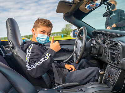 Pilotage pour enfant : 2 tours en Porsche Boxster