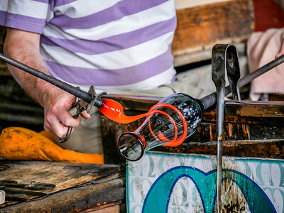 Cofanetto A spasso per le isole di Murano, Burano e Torcello: tour in barca e visita a una vetreria per 4