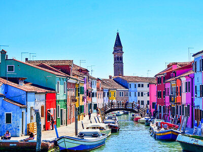 Cofanetto regalo L’arte del vetro veneziano: tour in barca con visita guidata a Murano e sosta a Burano