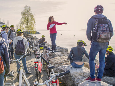 Excursion pour 4 personnes à Neuchâtel : visite de l'écoquartier à vélo