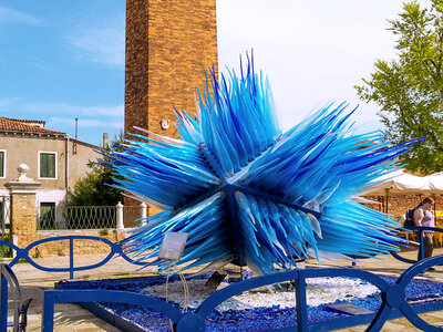 Cofanetto regalo Alla scoperta di Murano e Burano: tour in barca con soste e visita a una vetreria per 3