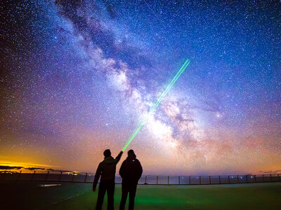 Cofanetto Osservazione delle Stelle con guida esperta e telescopio professionale per 2 persone