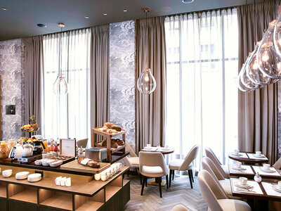 Cofanetto Soggiorno a 4* a Ginevra: 1 notte in Suite con Champagne e cioccolatini