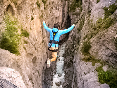 Cofanetto regalo Salto nel vuoto nel Glacier Canyon a Grindelwald per 2 persone