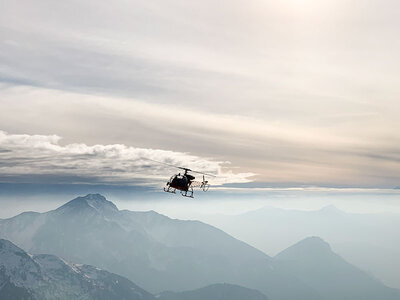 Geschenkbox Helikopter-Panoramaflug für 1 Std. und 20 Min.über Lodrino und die Jungfrau für 4 Personen