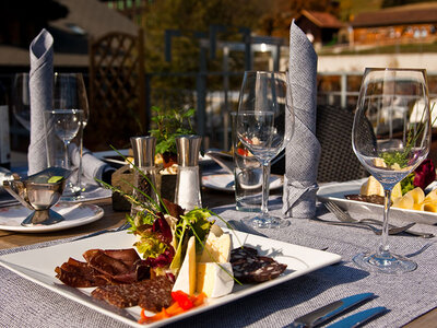 Cofanetto Momenti di bellezza in Svizzera con 1 notte e romantica cena di coppia