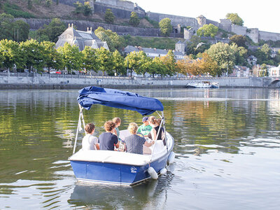 Promenade en bateau avec vin et boissons sans alcool sur la Meuse pour 7 personnes