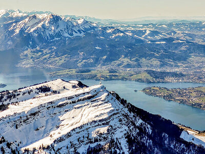 Coffret cadeau Préalpes de Lucerne d'en haut : vol en hélicoptère au-dessus des monts Rigi et Pilatus