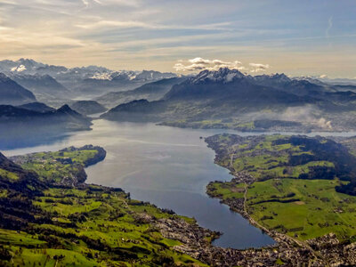 Préalpes de Lucerne d'en haut : vol en hélicoptère au-dessus des monts Rigi et Pilatus