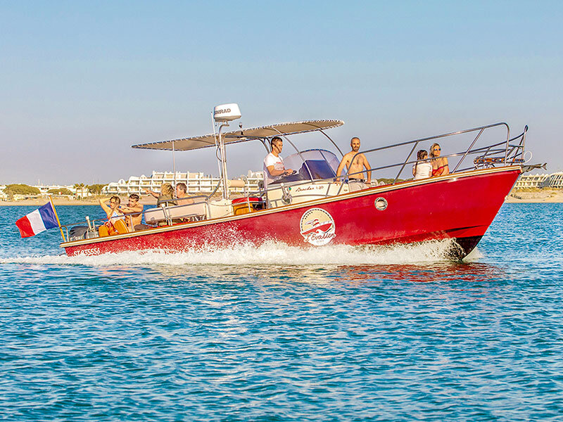 Balade en bateau avec repas et vin pour 2 personnes au Grau-du-Roi