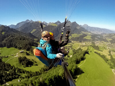 Sensations fortes en parapente biplace : un vol de 20 minutes dans le canton de Fribourg