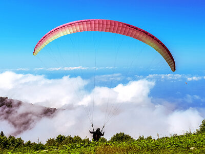 Geschenkbox Paragliding Emotions: ein 20-minütiger Tandemflug im Kanton Freiburg