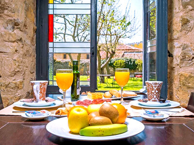 1 noche con desayuno y cena en Posada Santa María la Real 4*