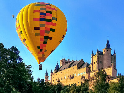 Segovia desde el aire: 1 paseo en globo con reportaje fotográfico