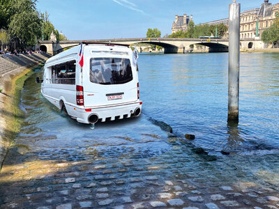 Coffret 2h de balade en bateau bus avec coupe de champagne pour 2 à Paris