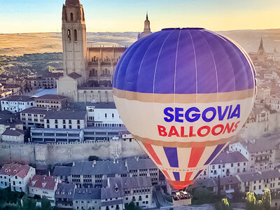 Caja 1 paseo en globo en Segovia con reportaje gráfico y pícnic para 2