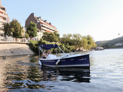 Doos 30 minuten varen op de Maas voor 7 personen